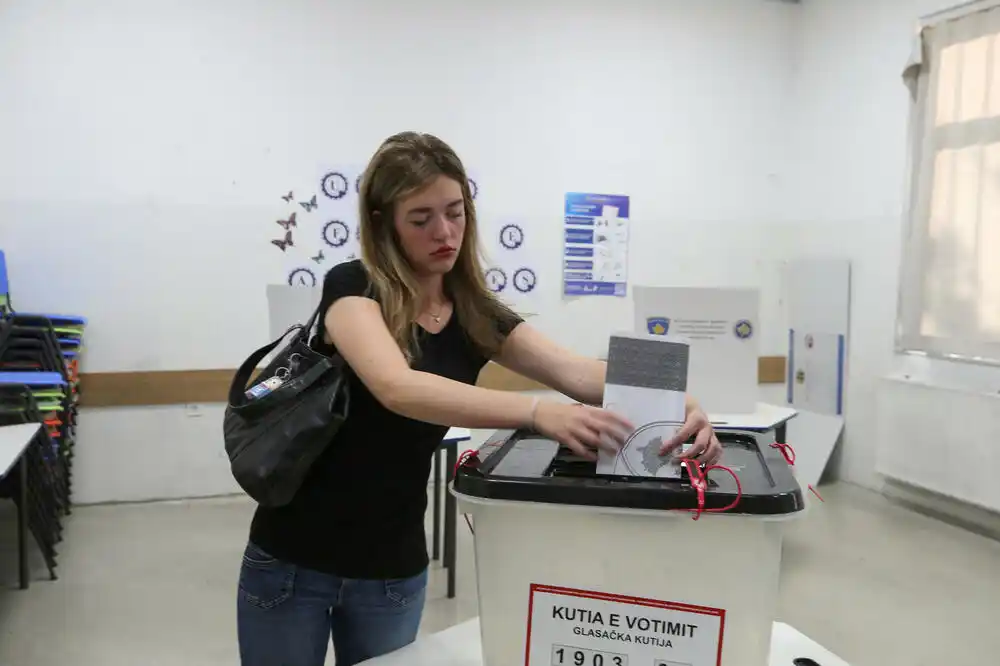 Parlamentarni izbori na Kosovu: Učestvuje 21 politički subjekat, sa 902 kandidata…