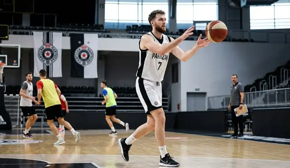 Partizan Mozzart Bet dogovorio krilnog centra Pariza