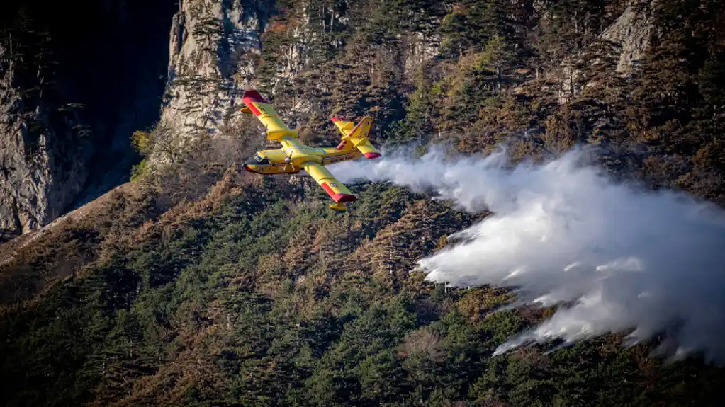 Požari sve veća prijetnja: Crna Gora ide u nabavku novih aviona i helikoptera