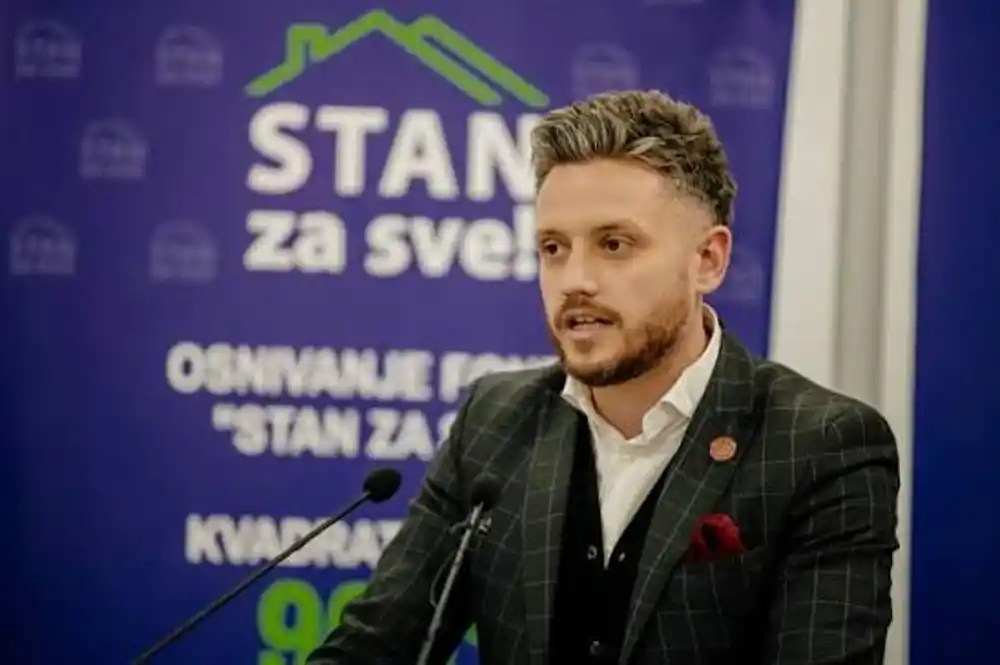 Radovanić: Mujović priznao da je model „Stan za sve“ realniji od projekta „Velje brdo“