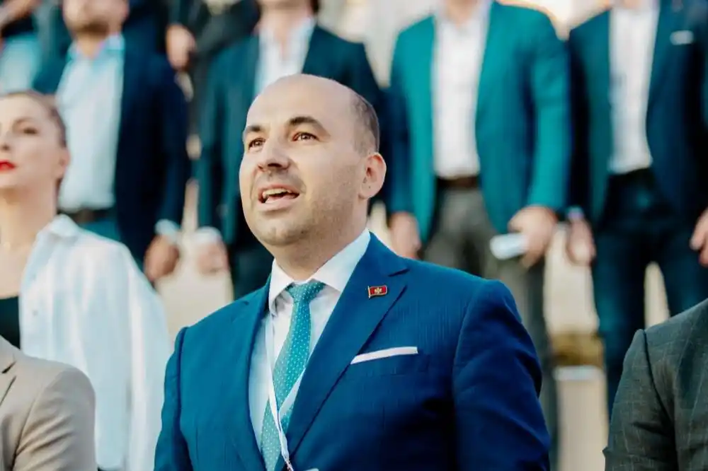 Rađenović: MZ Sveti Stefan podnijela krivičnu prijavu protiv Adriatic Propertiesa zbog kapije iznad Kraljičine plaže