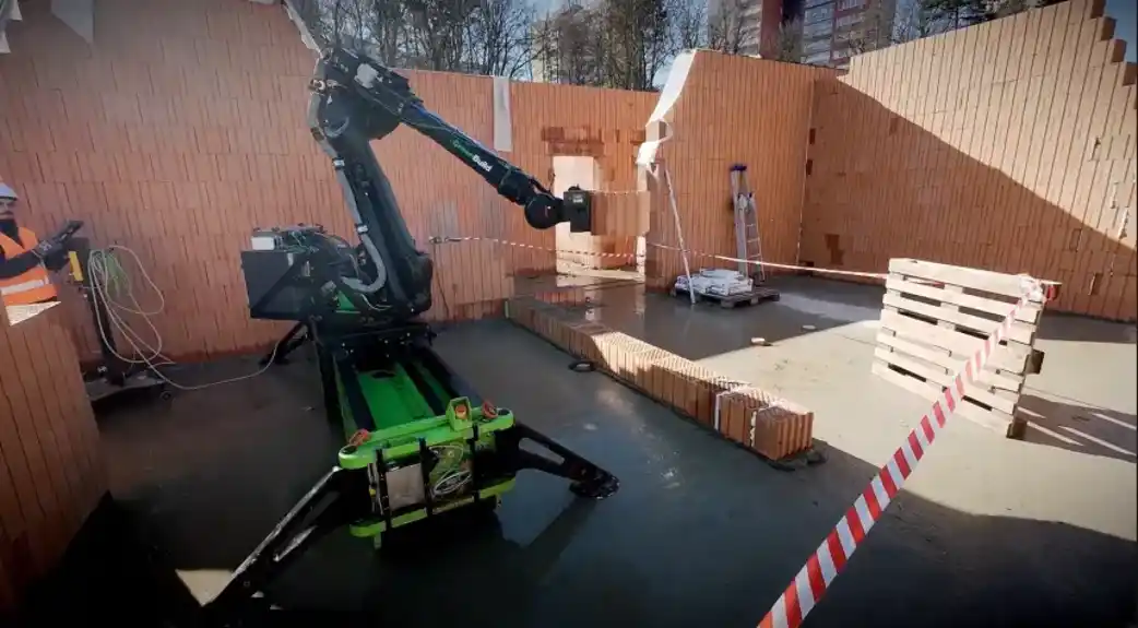 Slovenija uposlila prvog robota zidara