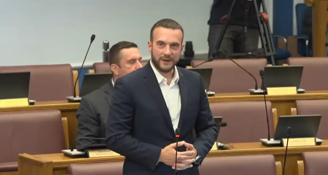 Urošević: Kada se govori o Telekomu i Đukanoviću, DPS nije u sali
