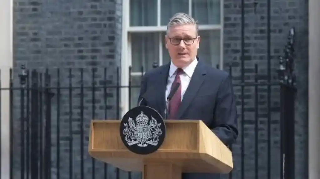 Velika Britanija ostala bez premijera: Starmer dao ostavku