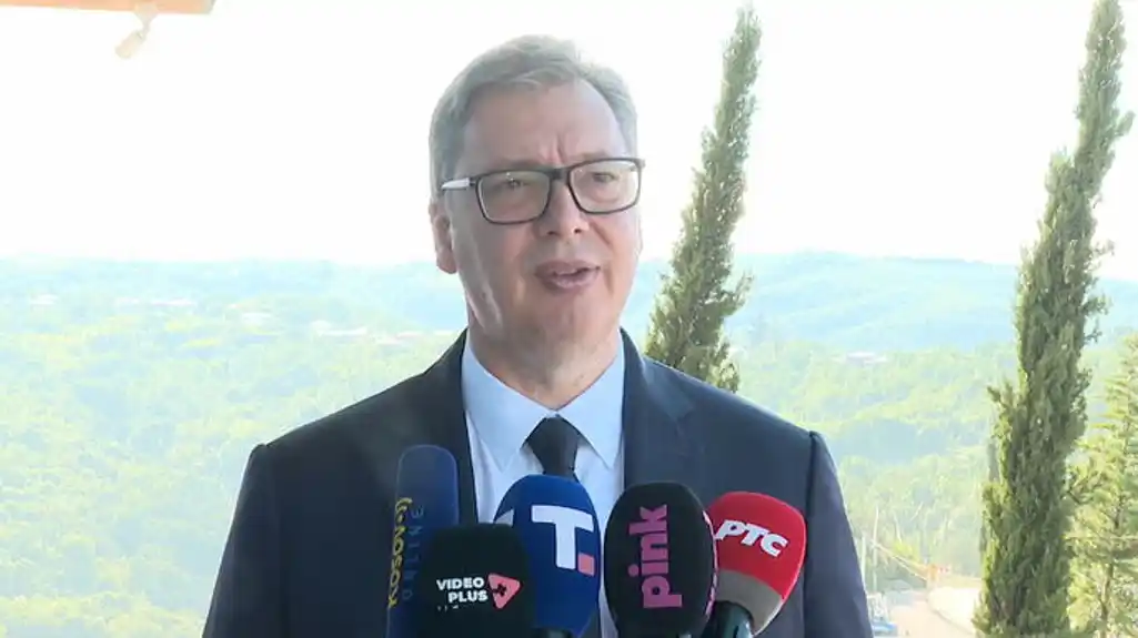 Vučić: Ne želim da zaustavlja Crnu Goru ka EU; Čestitaću im ako uđu, ali nisu sve članice tamo u boljoj ekonomskoj poziciji od Srbije