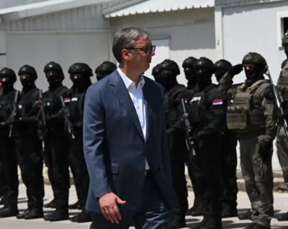 Vučić o izjavi Milanovića Ne bih da se miješam u njihove unutrašnje stvari, dovoljno je što se oni nama miješaju