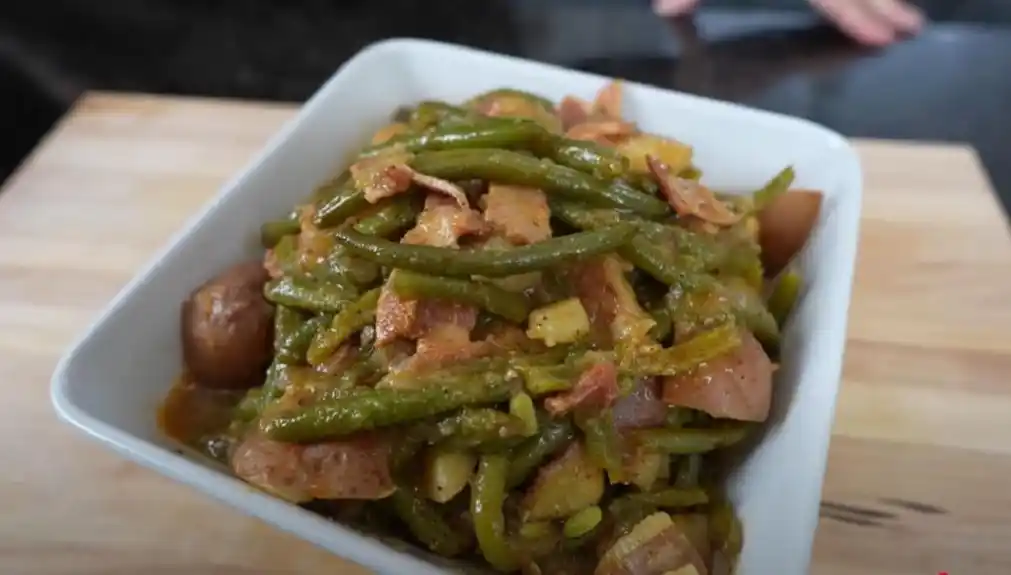 Dinstana boranija sa slaninom: Starinski recept koji osvaja ukusom