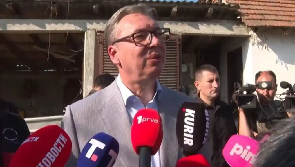 Država će graditi i lokalne puteve – Vučić sa narodom kod Loznice: Zahvalan sam što ste izdržali najveće napade i teror godinu i po dana