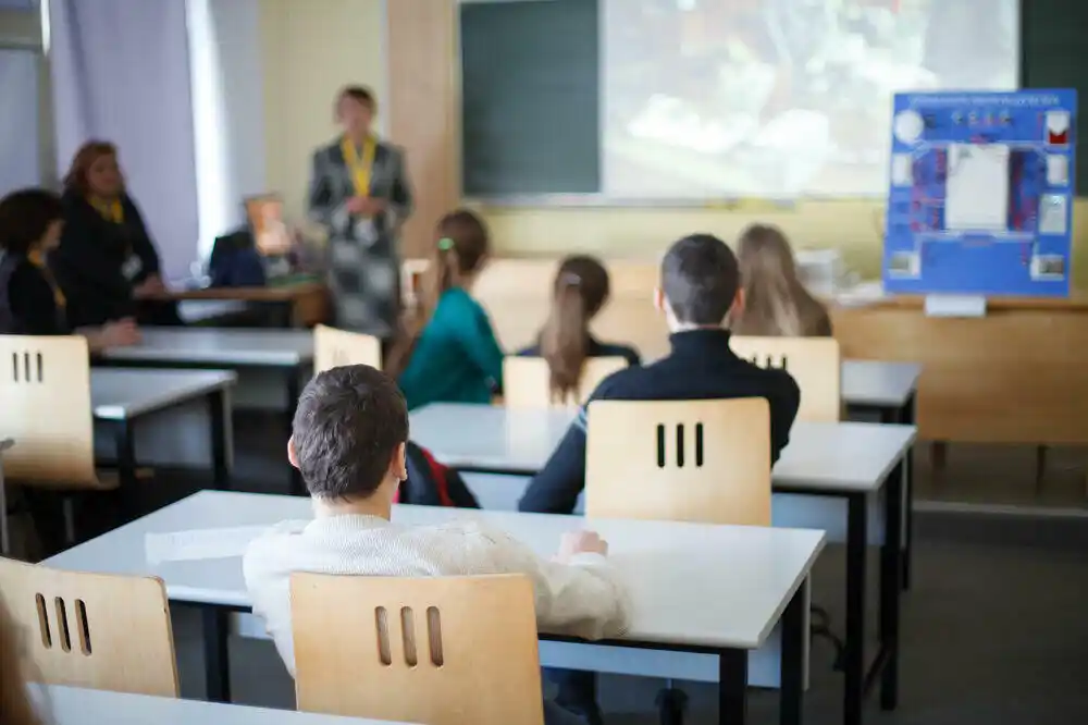 Dvojezična nastava traži više pripreme