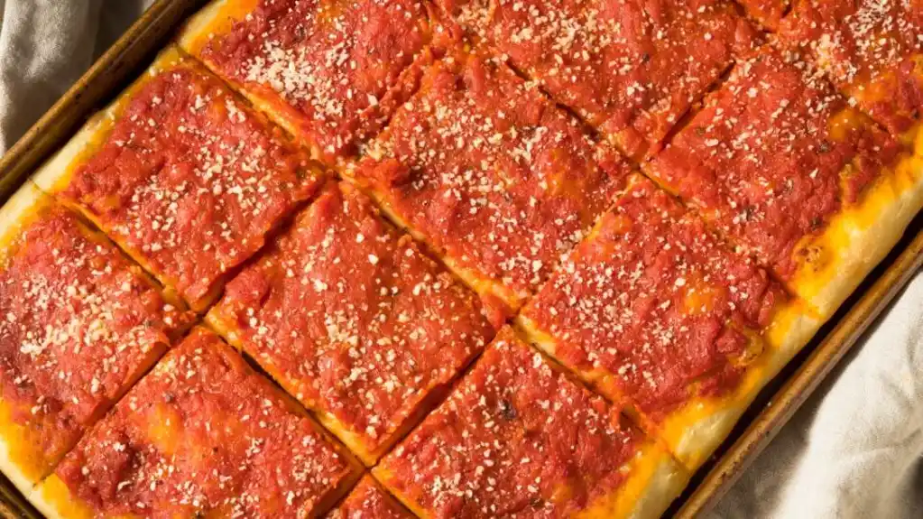 Hrskava pizza iz pleha po italijanskom receptu