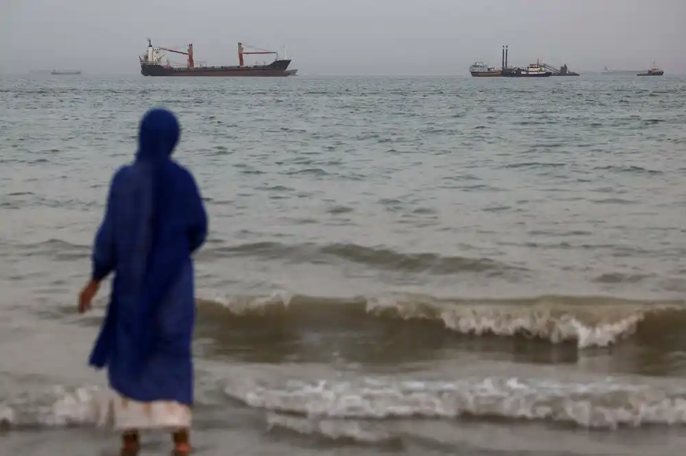 Iran gađao tanker u Ormuškom moreuzu, komanda vojske SAD: Gađamo vojne ciljeve u Iranu