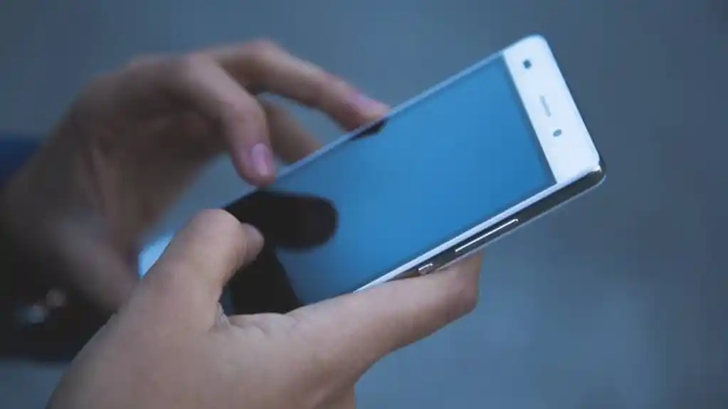 Kako zaštititi  telefon  od krađe tokom putovanja?