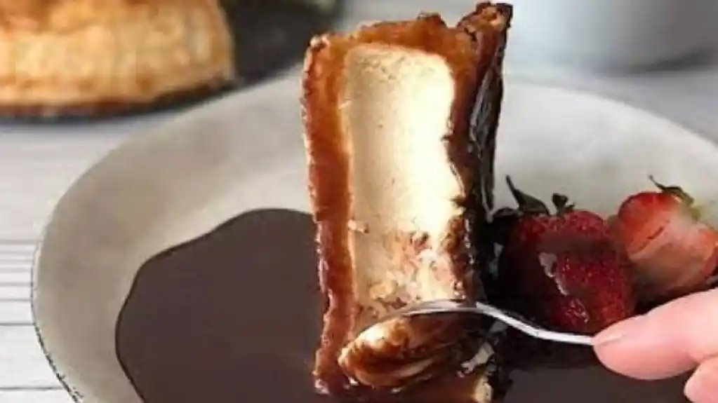 Kremasti San Sebastian cheesecake koji uspijeva i početnicima: Napravite poznati dezert kod kuće