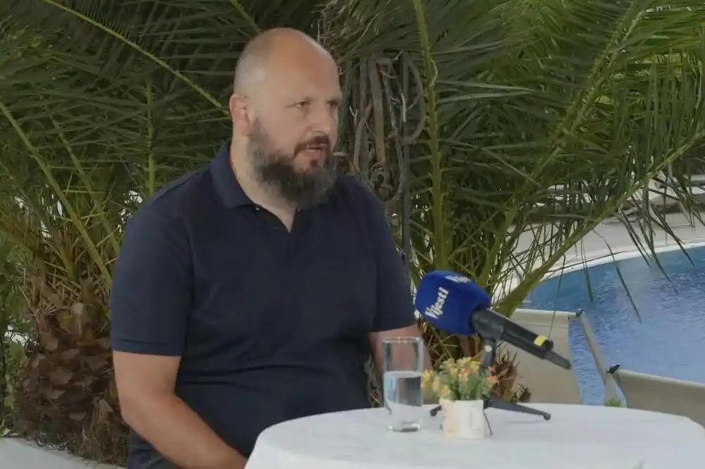 Lažetić: Tokom visokih temperatura izbjegavati tešku i masnu hrana