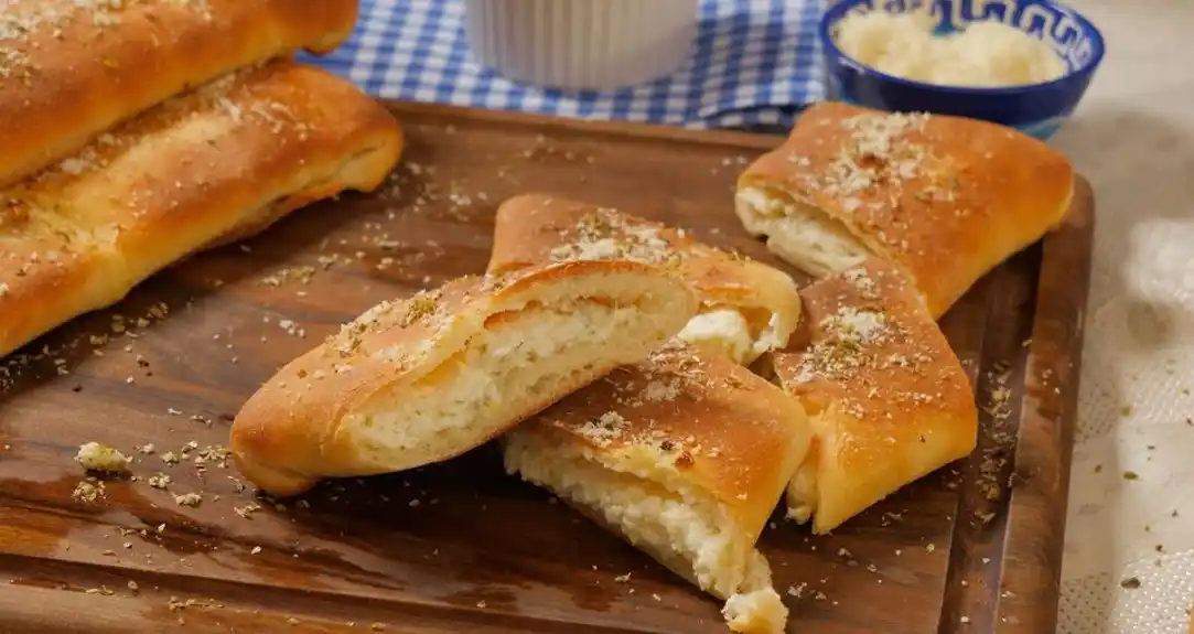 Mekana punjena peciva koja nestaju sa stola: Dva nadeva, jedan savršen recept
