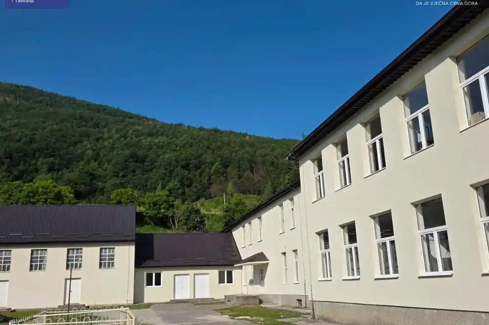 MPNI: Završeni radovi na novoj fasadi matične zgrade OŠ „Petar Dedović“ u Murini