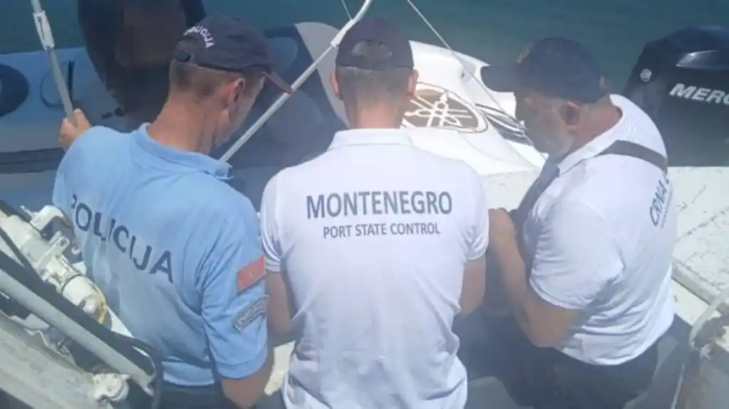 Na moru i Skadarskom jezeru juče kontrolisano 50 plovila, kod 28 osoba registrovani prekršaji