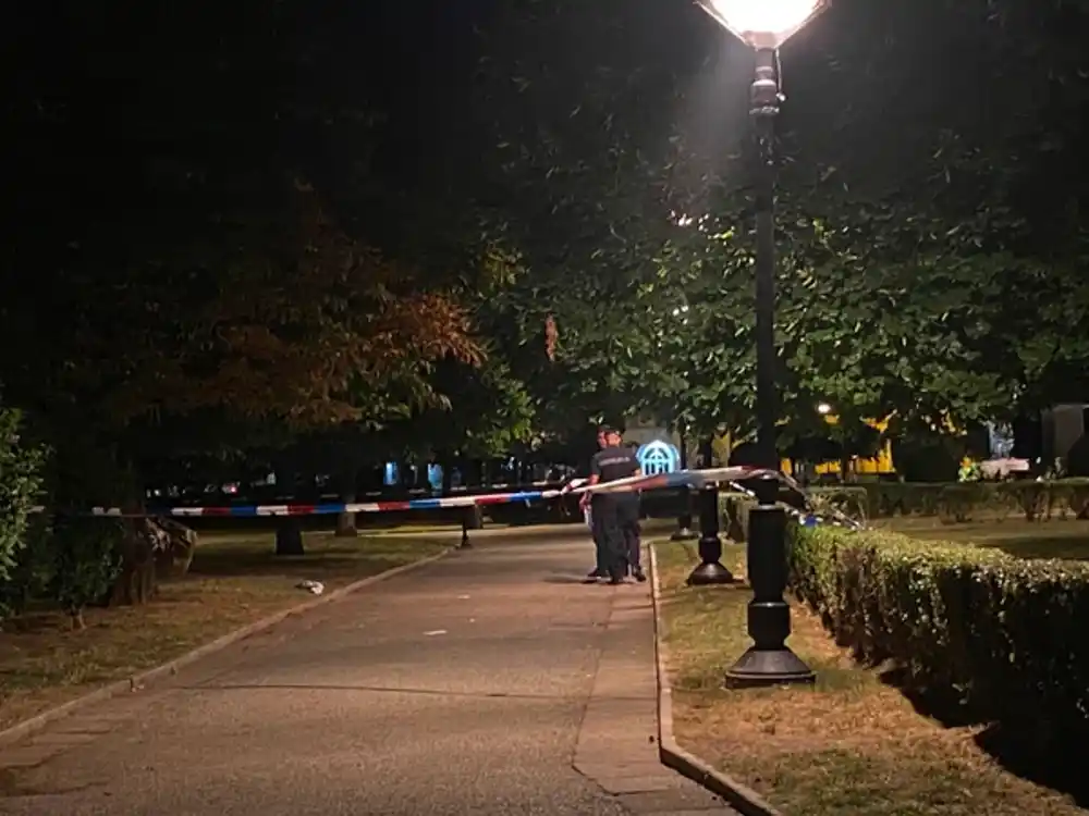 Napad kod Vukovog spomenika: Djevojka (20) izbodena u vrat i grudni koš, ljekari se bore za njen život