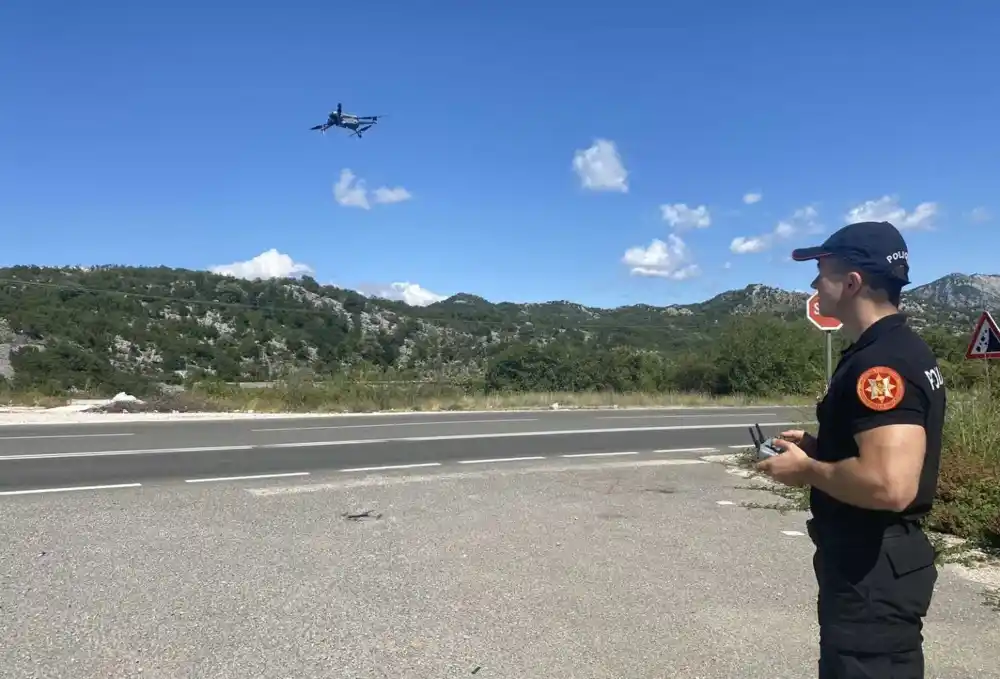 Nikšićka policija kontroliše saobraćaj pomoću drona