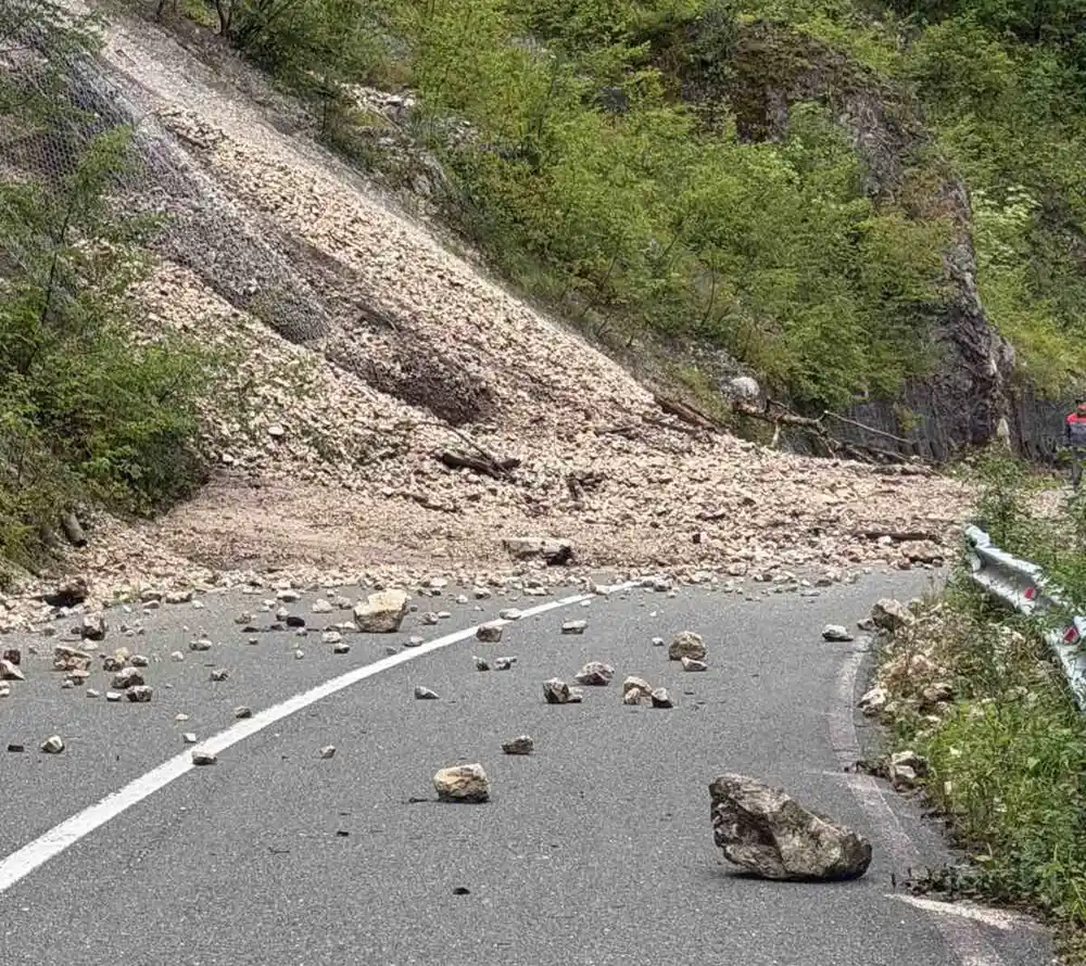 Odron na putu Đurđevića Tara – Mojkovac: Sanacija puta u toku