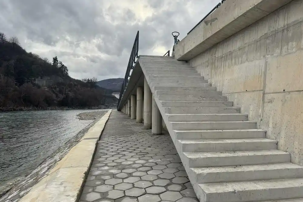Opština Bijelo Polje postavila table upozorenja na novom šetalištu