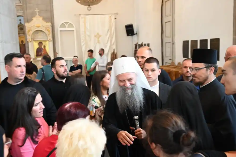 Patrijarh Porfirije iz Nikšića: U Crnu Goru nikada ne dolazim kao stranac ili gost, nego kao brat i jedan od vas; Ovo je sveta zemlja, kroz vas vidim Crkvu Hristovu