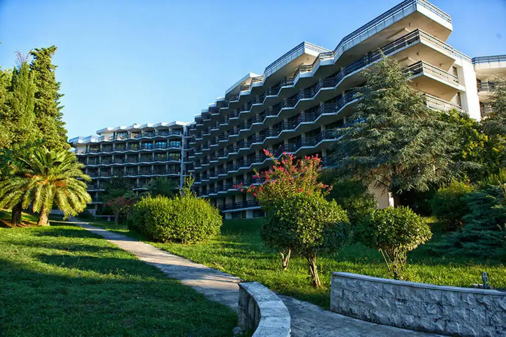 Prihodi Instituta pola miliona eura veći