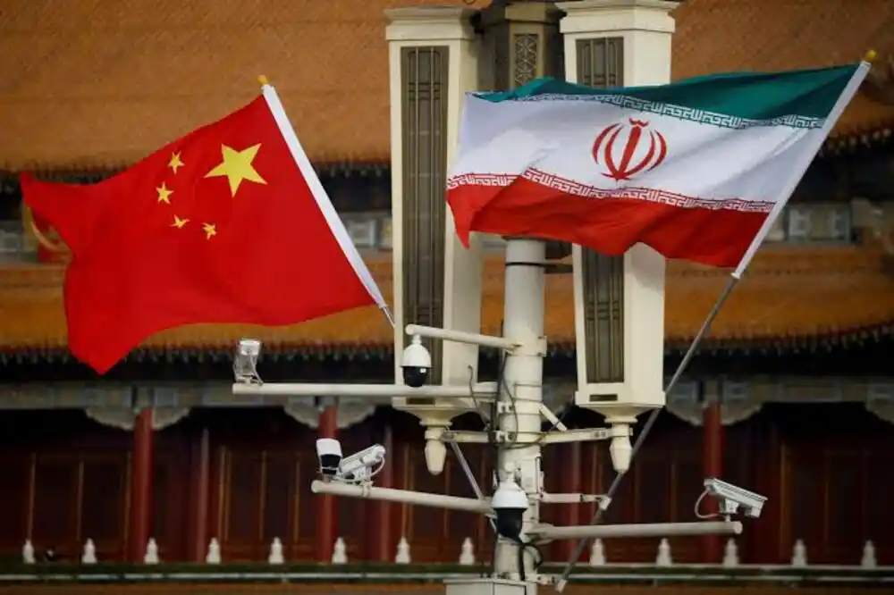 Rojters: Iran uskoro dobija kineske prenosive raketne lansere zemlja-vazduh