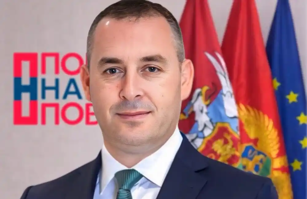 Šćekić: Neka se trobojke zavijore širom Crne Gore, u čast predaka i za budućnost potomaka