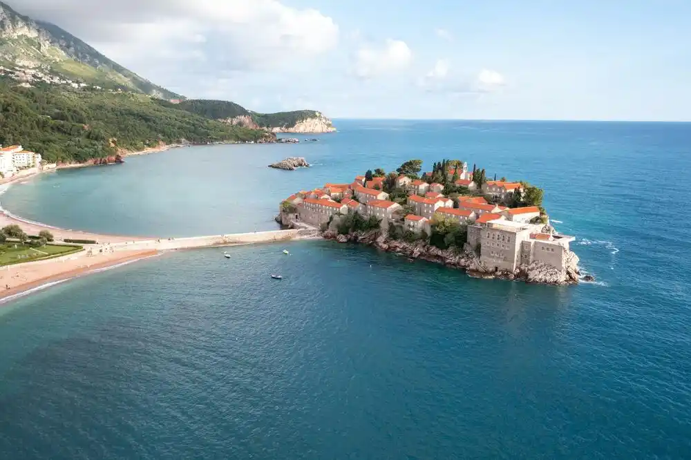 Sveti Stefan ponovo prima goste