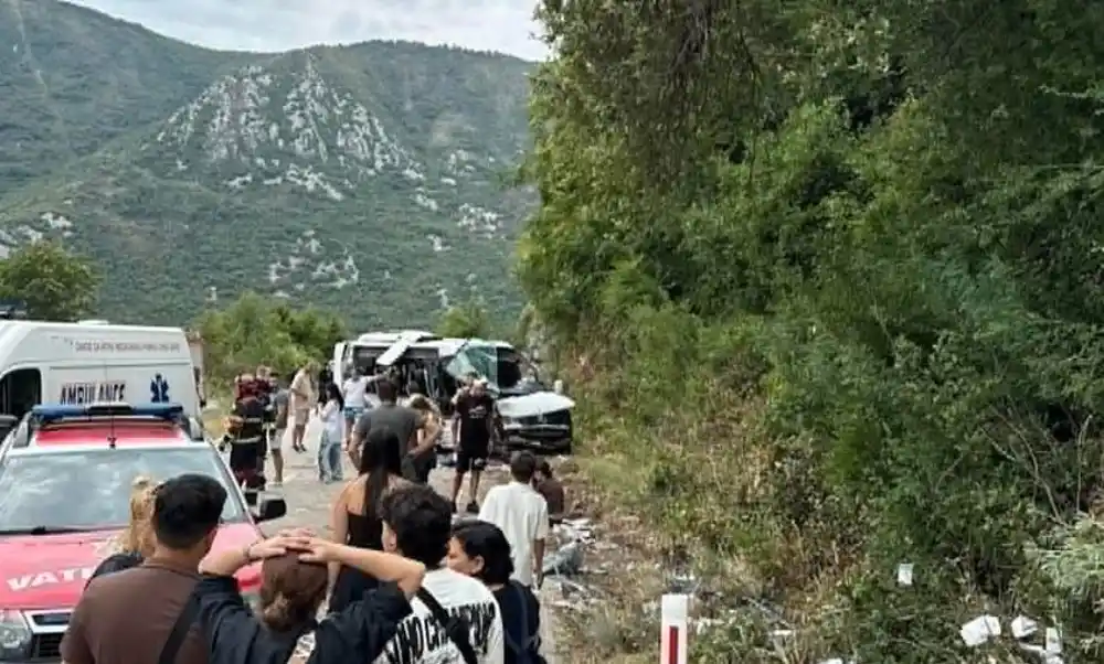 Troje povrijeđenih iz saobraćajne nezgode u Lipcima otpušteno na kućno liječenje: Pet pacijenata sa intenzive stabilno, jedan prebačen na neurohirurgiju
