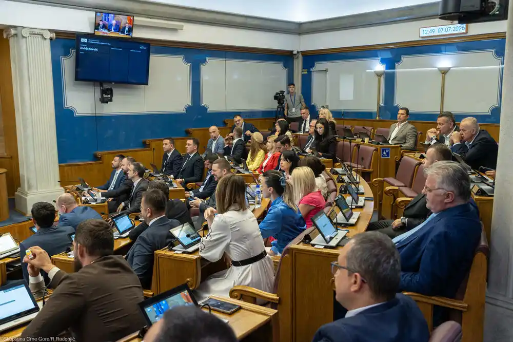 Uz plate „leglo“ još 160.000 eura: Poslanicima za „poseban doprinos“ i „dodatno angažovanje“ 2025. više novca nego 2024.