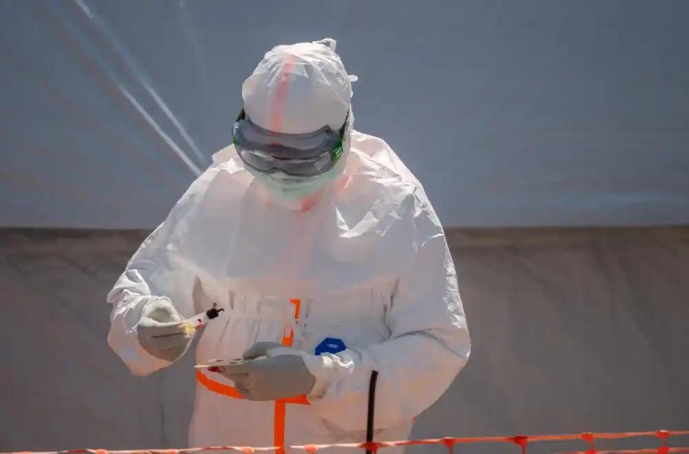 Virus iz iste porodice kao ebola izazvao najveću epidemiju do sada: Prvi simptomi liče na običnu bolest