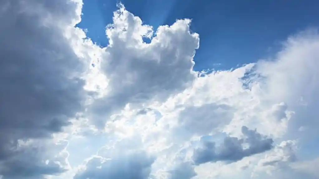 Na jugu i u centralnim predelima sunčano, na sjeveru umereno oblačno – temperatura do 35 stepeni