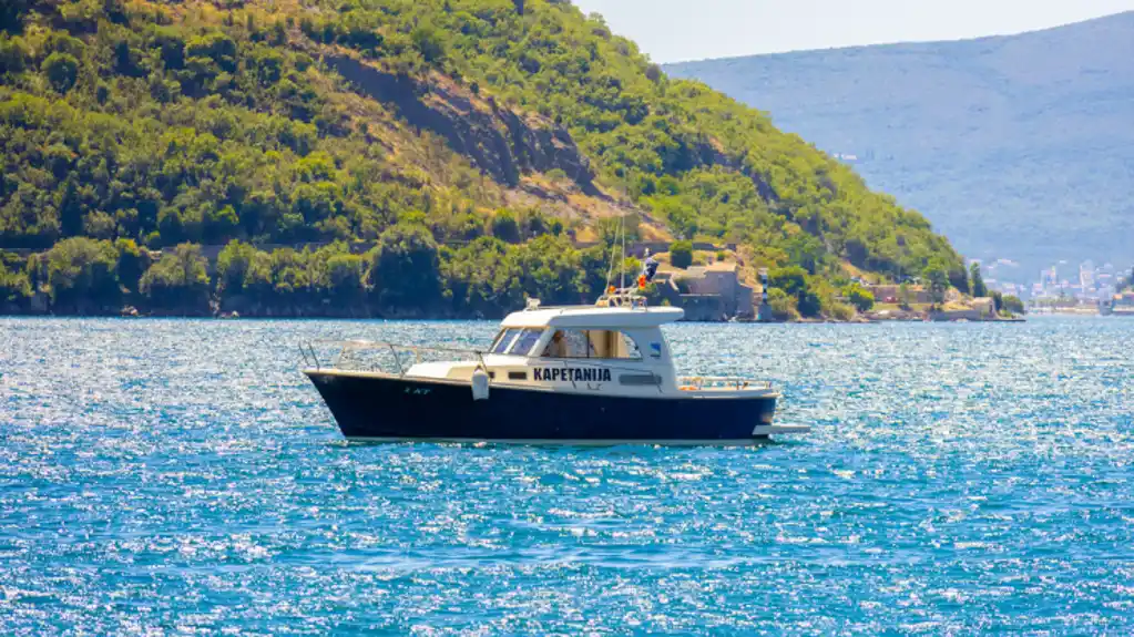 Za sedam dana izrečene kazne od 37.300 eura, najviše prekršaja zbog brzine i plovidbe uz obalu