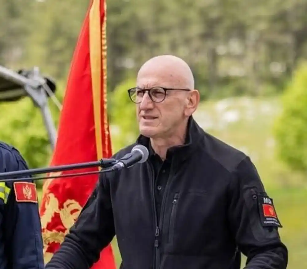 Bešović: Aktivni požari u Herceg Novom i Ulcinju, vazduhoplovi izbacili 262 tone vode iznad požarišta