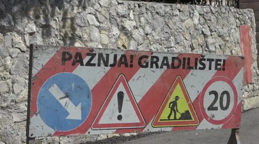Brojna ograničenja na putevima: Obustave saobraćaja na više dionica širom Crne Gore