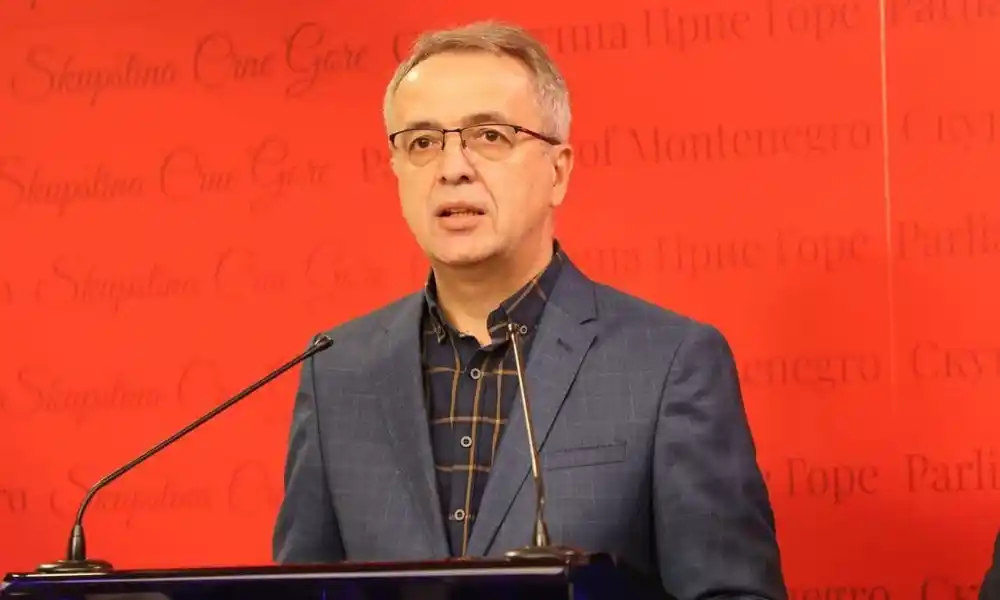 Danilović: Zar Đukanović nije u vrijeme rata sa NATO bio na strani agresora, zar nije glasao da se zemlja brani svim sredstvima, a onda „dezertirao“?
