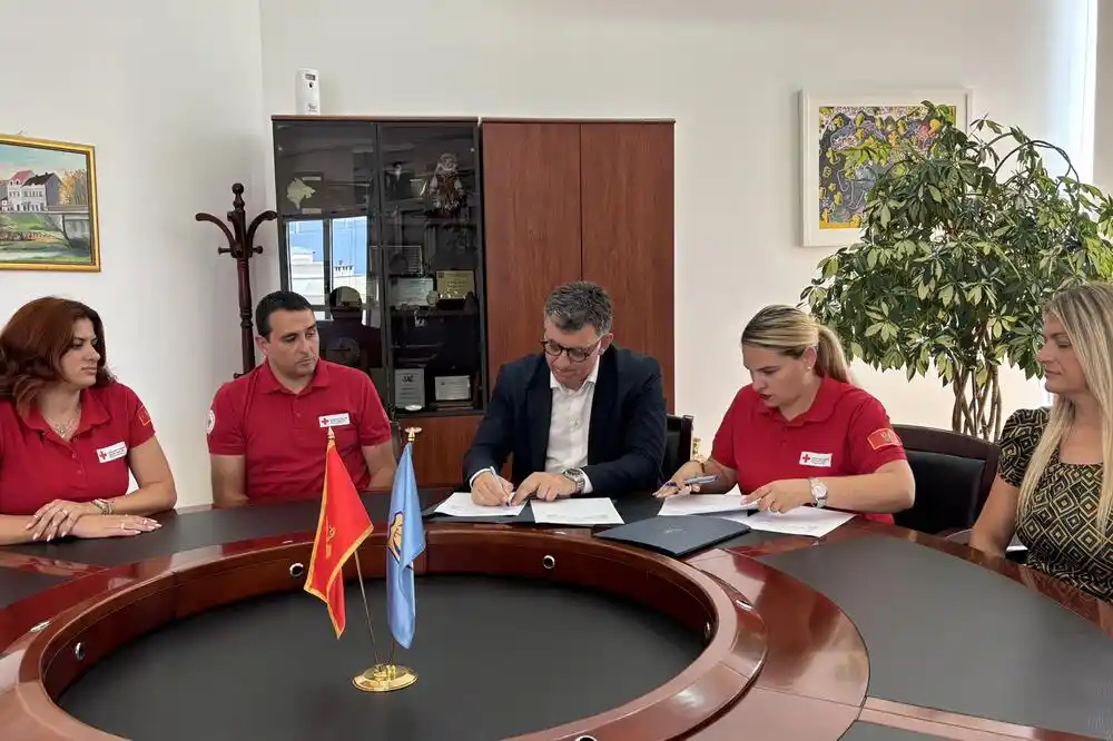 Dvadeseta godišnjica „Pomoći u kući“: Nastavlja se uspješan partnerski program Opštine i Crvenog krsta Tivta