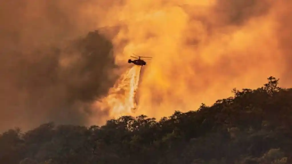 EU hitno poslala Srbiji četiri helikoptera kao pomoć u gašenju požara