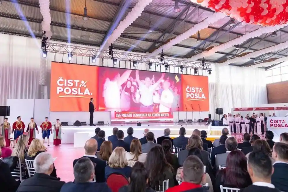 Glavni odbor Demokrata: Podrška izradi zakona kojim će se ispraviti nepravda sa dodjelom stanova