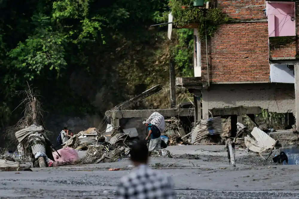 Gotovo 1.500 nestalih u Nepalu i Kini nakon razorne poplave na Himalajima