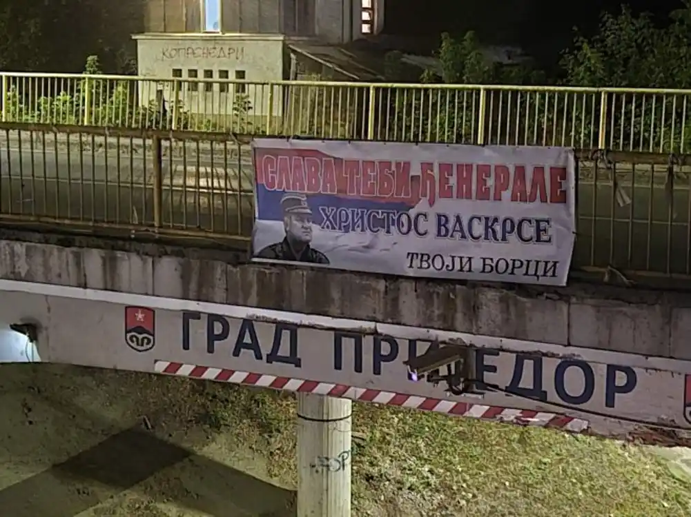 Građani Srpske i danas odaju počast generalu Mladiću