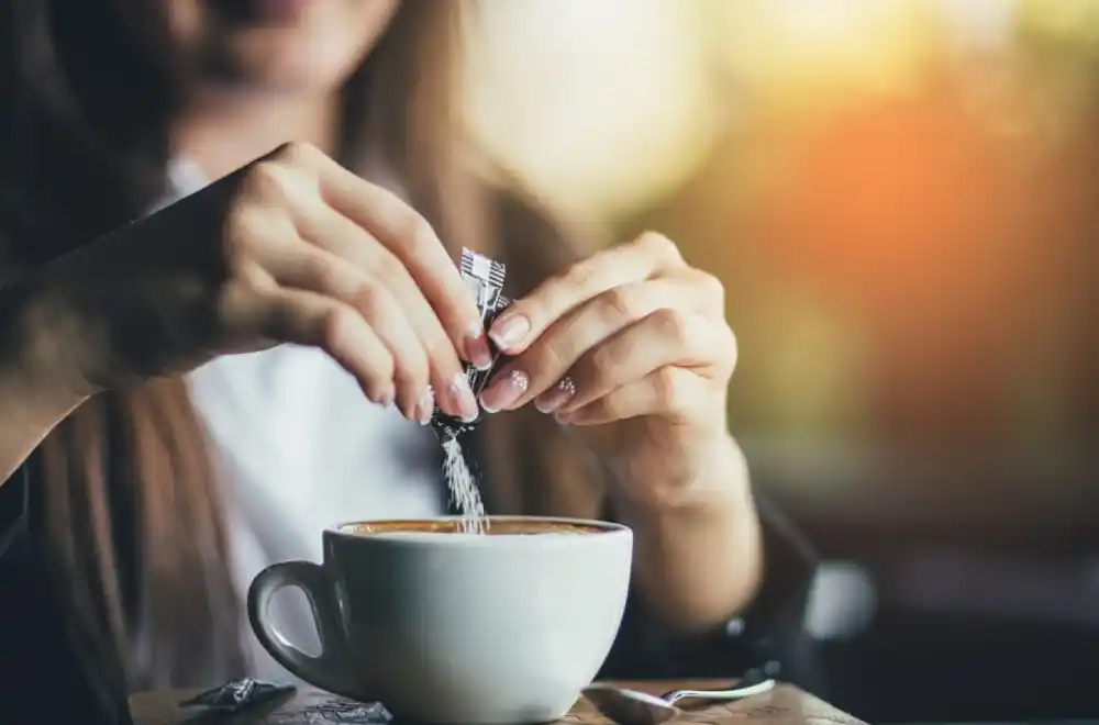 Koliko kafe je previše? Nova studija otkriva granicu nakon koje mogu da počnu problemi