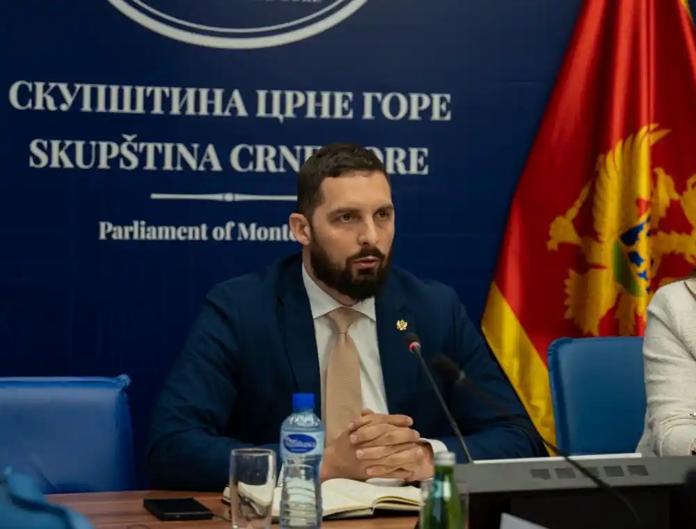 Leković: Opozicija se zlurado pita gdje je kanader, a odgovor je vrlo jasan – u stanovima funkcionera bivše vlasti