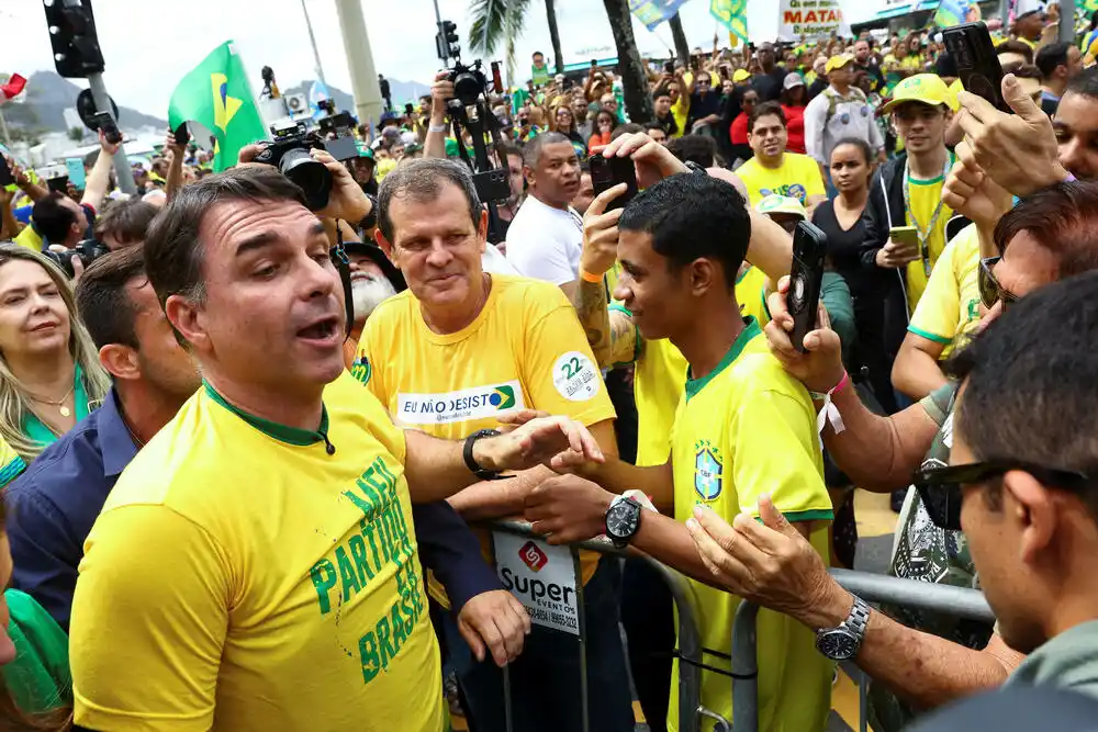 Lula da Silva osudio strano miješanje u brazilsku politiku, Bolsonaro rekao da je teško porediti Peleovog sina sa Peleom