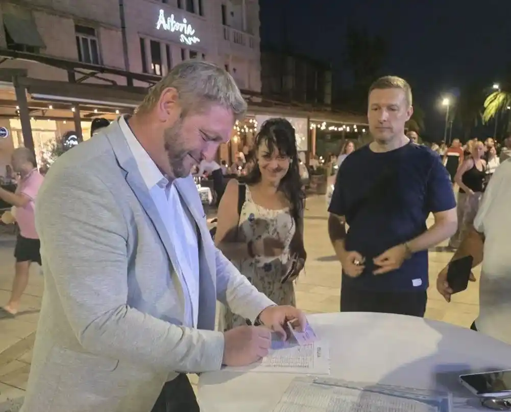 Marković (NSD) potpisao peticiju: „Jadran“ je Tivat, a Tivat je „Jadran“!