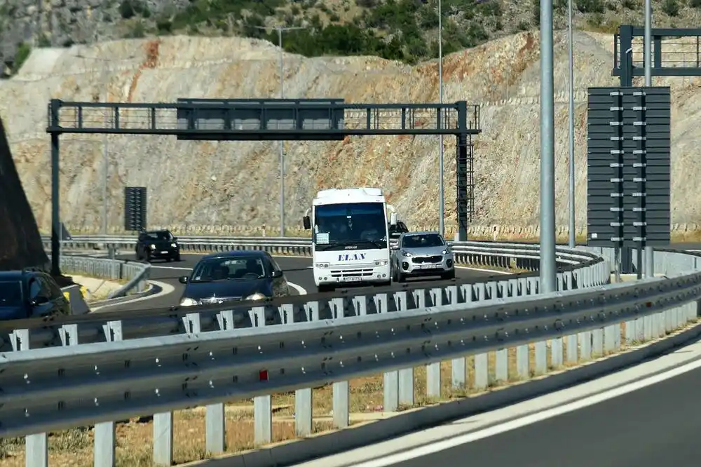 „Monteput“: Auto-putem za dan prošlo 21.455 vozila, najviše od puštanja saobraćajnice u rad