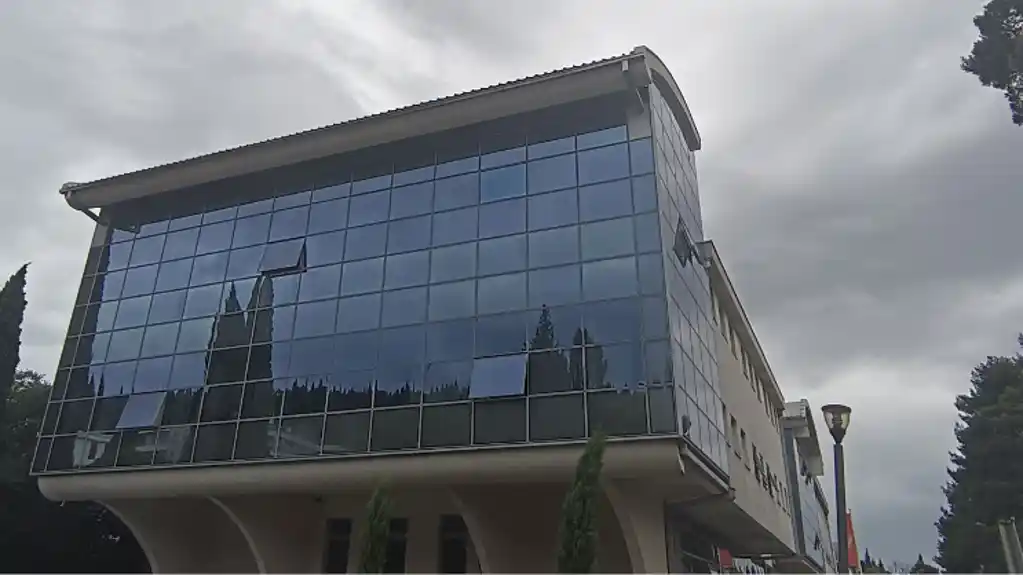 MPNI: Izbor direktorice škole u Ulcinju zasnovan na znanju i rezultatima, ne na politici i nacionalnosti