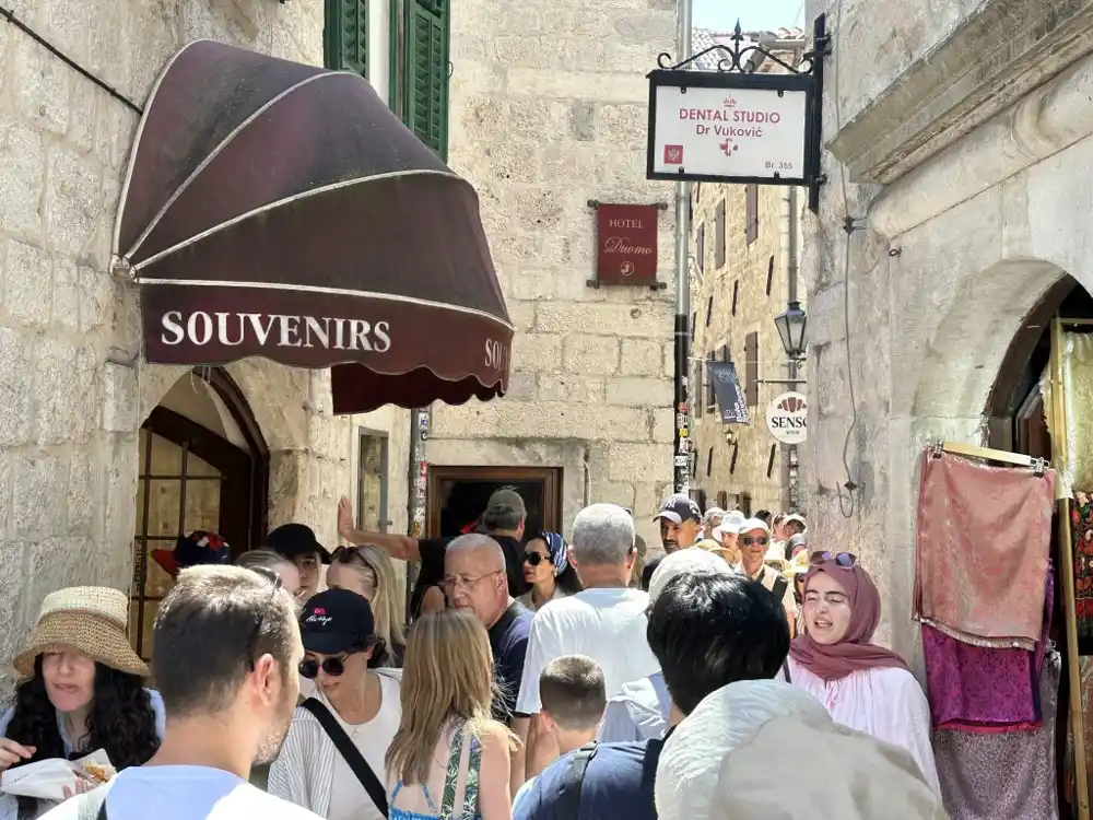 Na kotorskoj rivijeri blizu 13 hiljada gostiju
